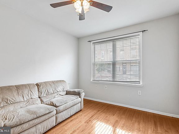 3rd image of 1006 Christian St Floor 1