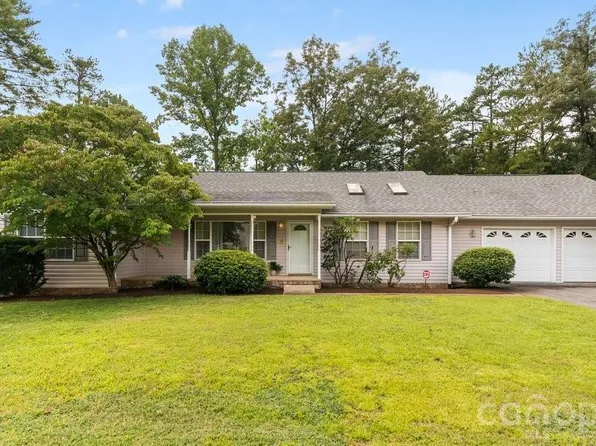 27 Red Maple Dr, Weaverville, NC 28787