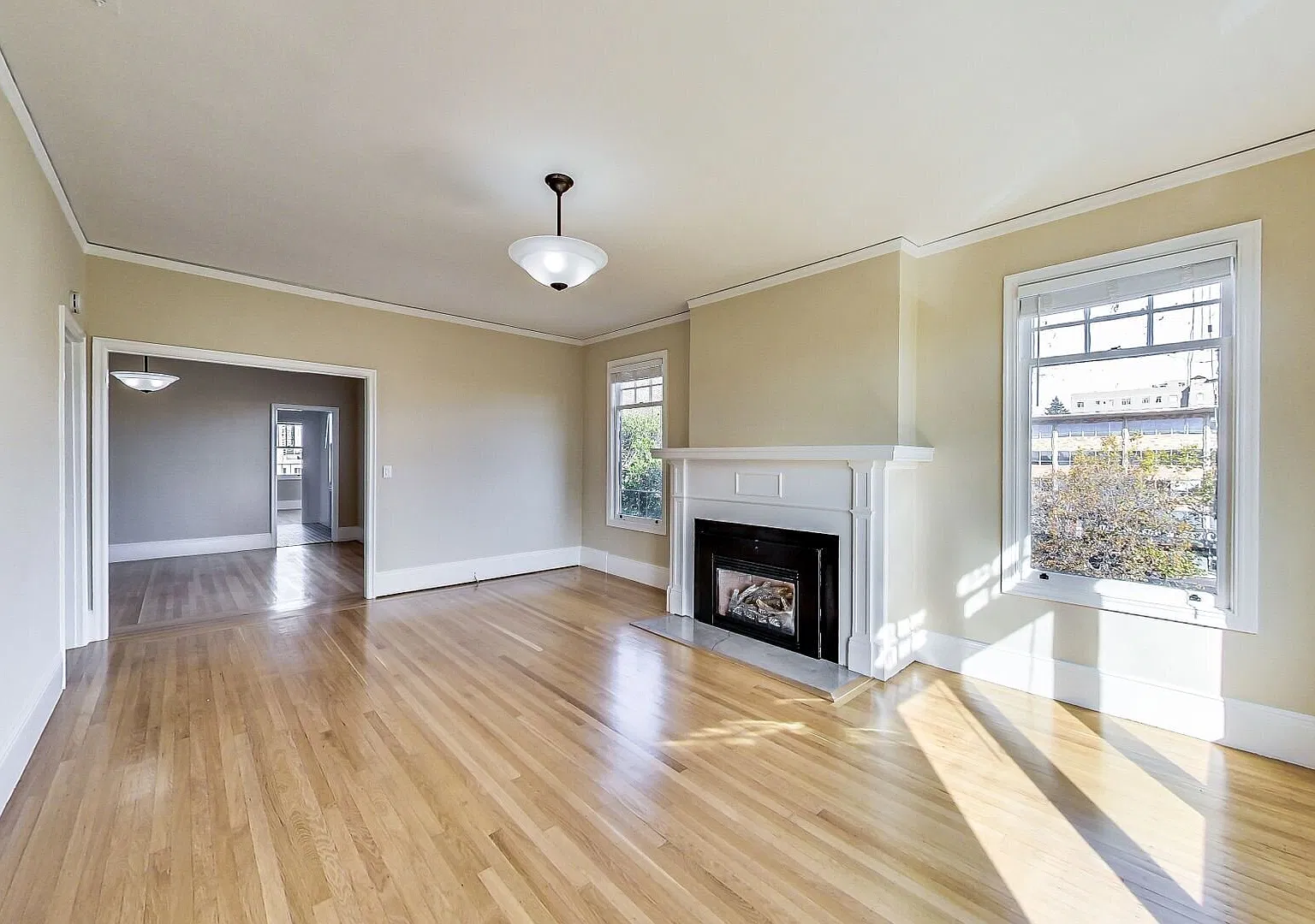 Stunning Remodeled Top Floor Unit with Views of Lake Merritt! — Photo 2
