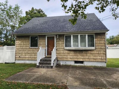33 E Beech Street, Central Islip, NY, 11722