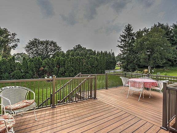 Deck with new rails