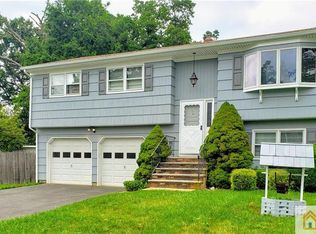 1406 Dogwood Dr, Piscataway, NJ