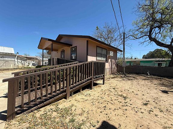 4th image of 305 W Viesca St