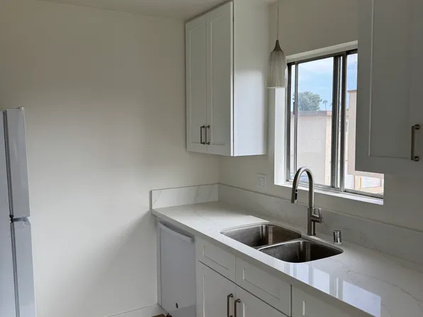 16702 Sims Ln APT D, Huntington Beach, CA 92649