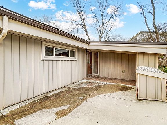 5th image of 511 Blossomhill Ln