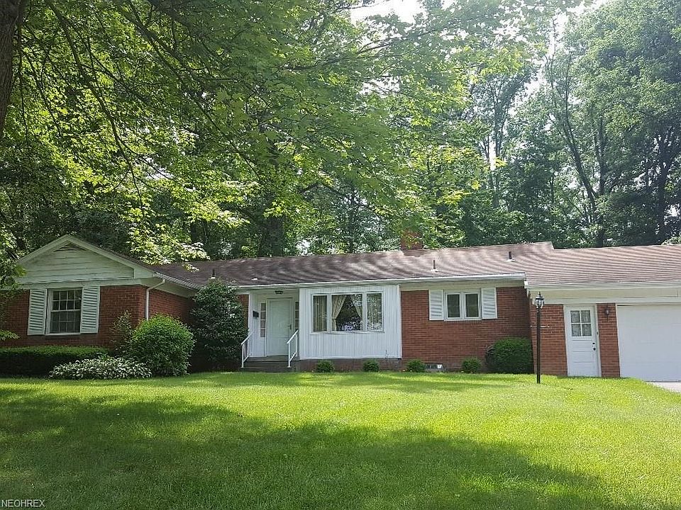 1st image of 690 Blueberry Hill Dr