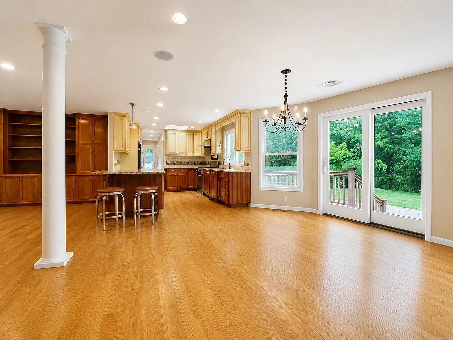 Private 4 Bed / 2.5 Bath Home with Heated In-Ground Pool & Spacious Yard in Ossining — Photo 4