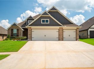 10104 NW 140th Cir, Yukon, OK 73099