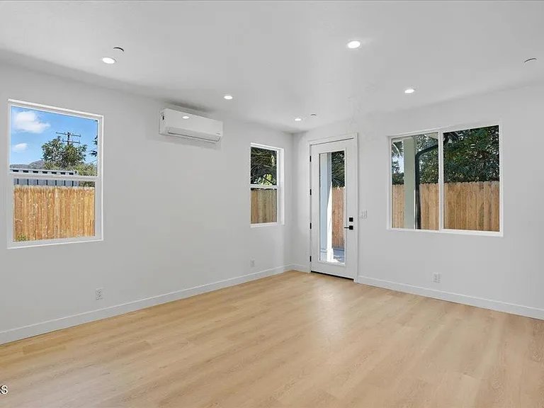 1909 Ocean Ave — Photo 3