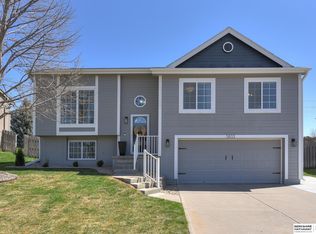5833 S 190th Ter, Omaha, NE 68135