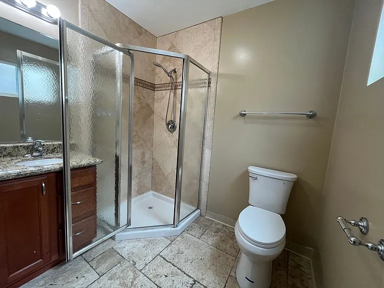 5065 W Point Loma Blvd #C — Photo 18