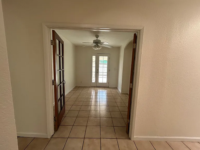 1430 Linwood Dr — Photo 10