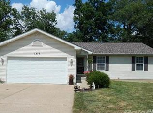 1272 Meadow Trail Ln, Fenton, MO 63026