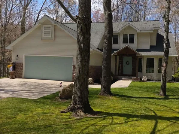 5490 Oak Run, Farwell, MI 48622