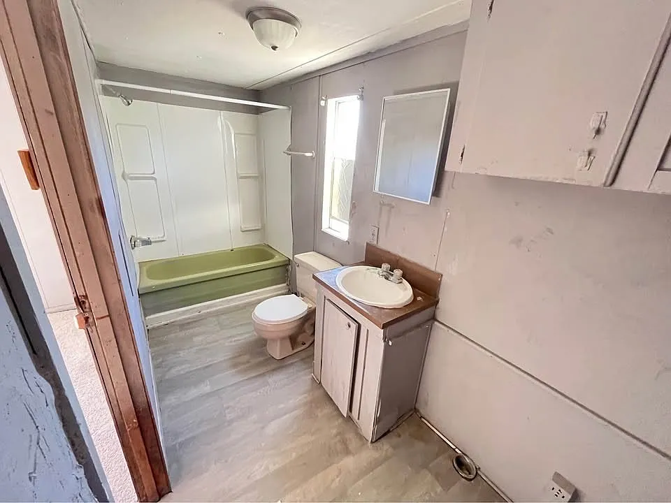 270 Jeffcoat Lane - 0 — Photo 2