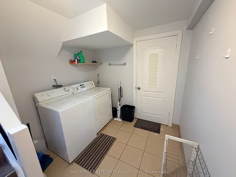 59 Christina Cres #BASEMENT — Photo 10