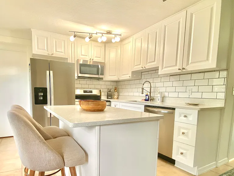 1754 Pineapple Ave #2 — Photo 3