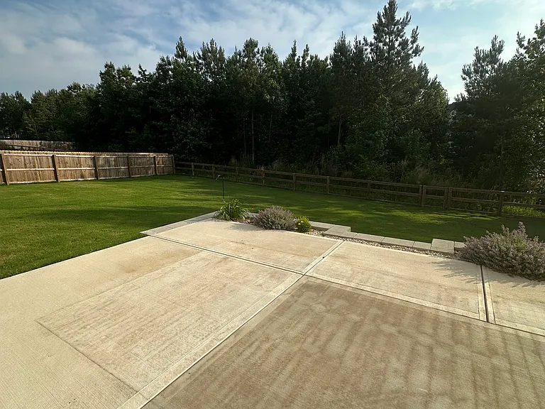 423 Bassett Ln — Photo 19