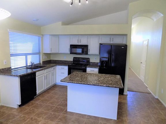 3rd image of 897 E Lovegrass Dr