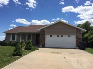 809 E 3rd St, Lamoni, IA 50140