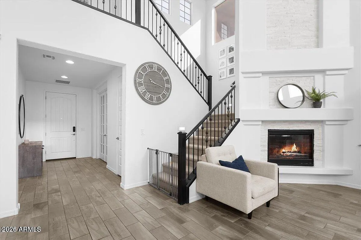 6 bed, 4.5 bath, 3825 sqft, $5,700 — Photo 3