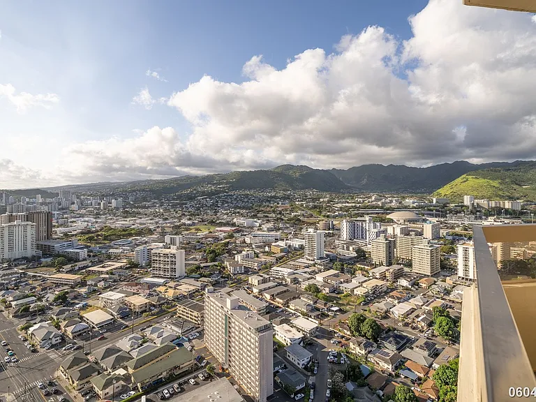 2499 Kapiolani Blvd #3800 — Photo 11