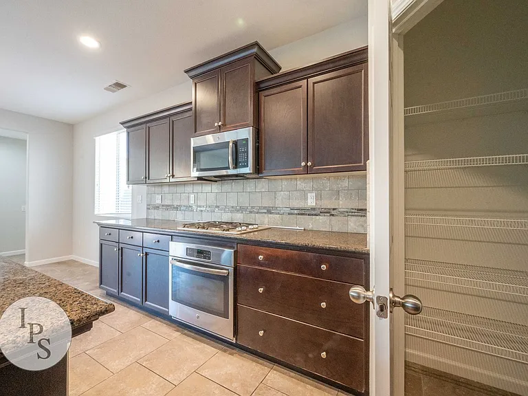3611 Lansing Ave — Photo 11