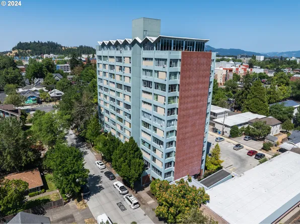 1313 Lincoln St APT 702, Eugene, OR 97401