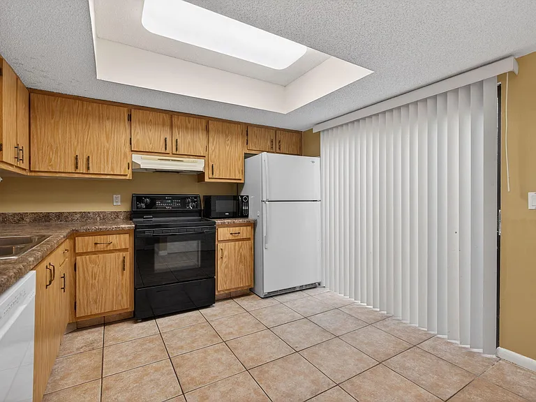 707 Stonewood Ct #19C — Photo 49