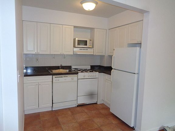 2nd image of 3064 30th St APT 1
