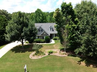 247 Meadows Dr, Senoia, GA 30276