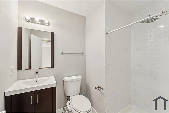 709 N Franklin St #303 — Photo 8
