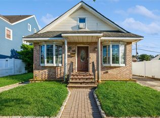 264 E Chester St, Long Beach, NY 11561