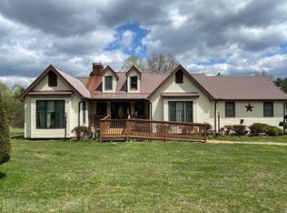 3464 Old Sourwood Rd, Pilot, VA 24138