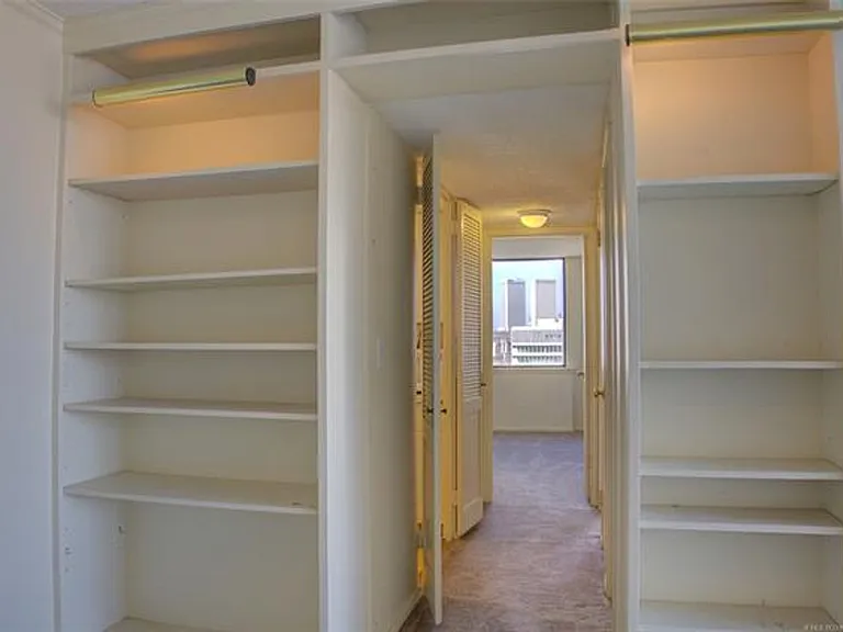 Adorable 2 bed 2 bath in historic Liberty Tower — Photo 23