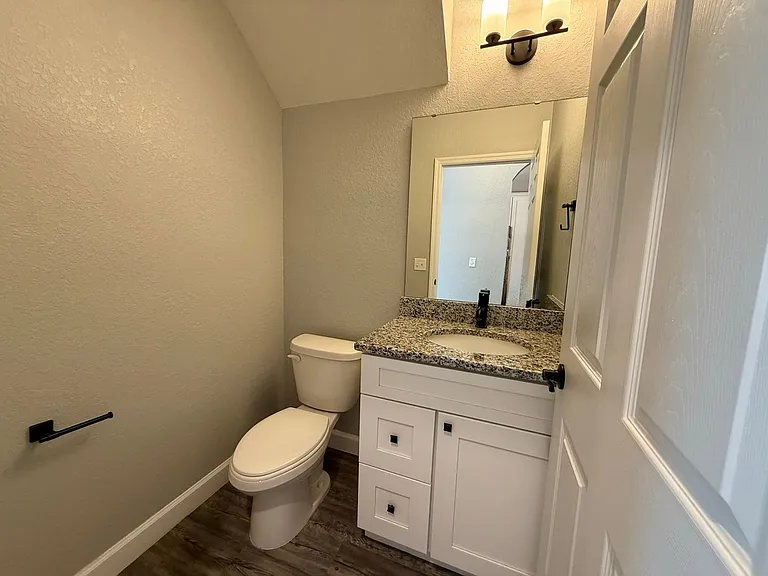 2604 Tanoak Ter — Photo 17