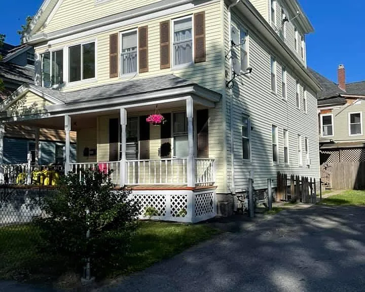 19 Maple Tree Ln #2 — Photo 10