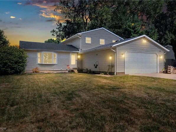 941 Stark St, Sheffield Lake, OH 44054