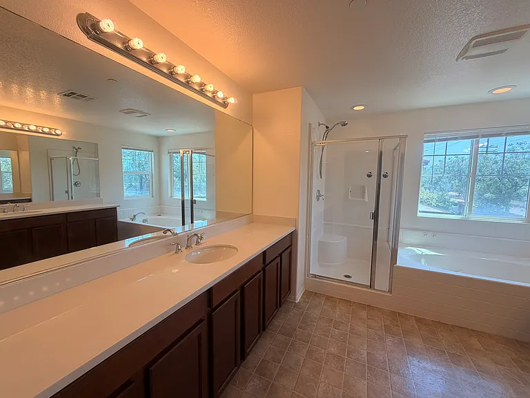 14537 Badger Ln — Photo 12