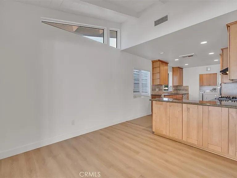11528 Balboa Blvd — Photo 16