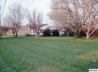 1050 Middle Creek Rd, Sevierville, TN 37862