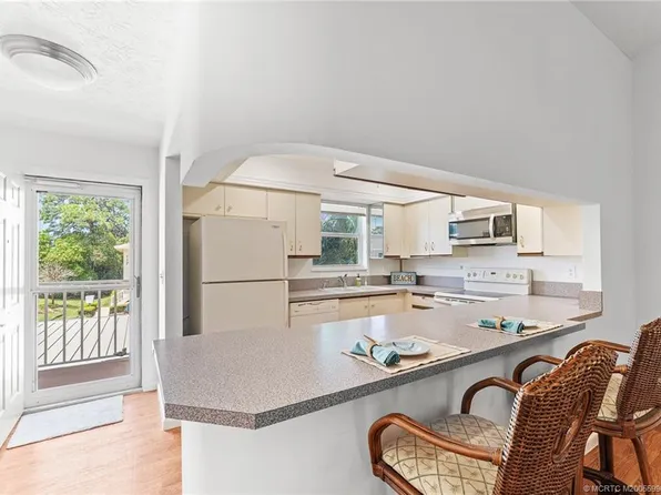 2950 SE Ocean Blvd, Stuart, FL