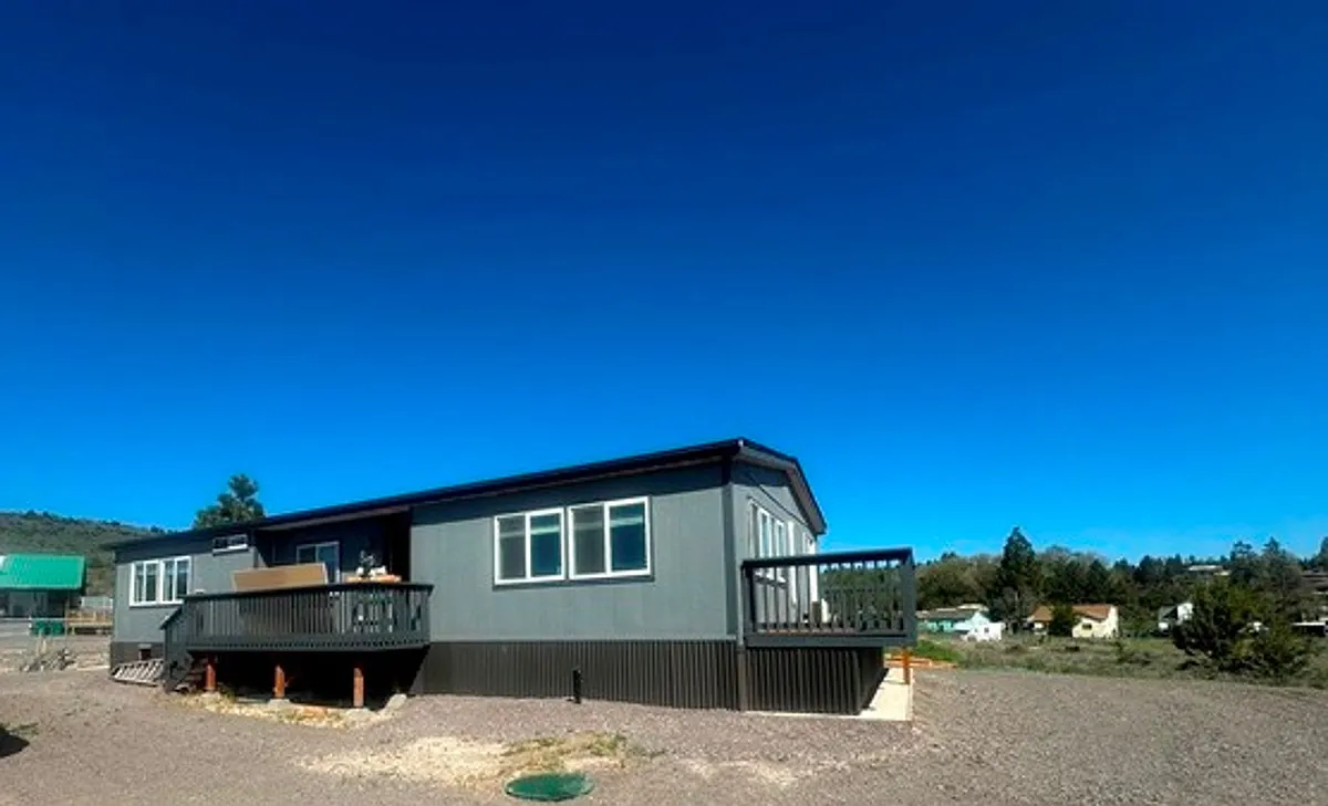 Building Photo - 1616 Frontage Rd