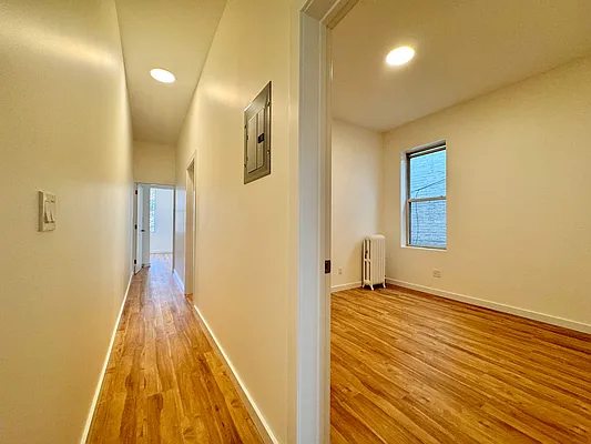 Rented by Astoria Realty | media 5