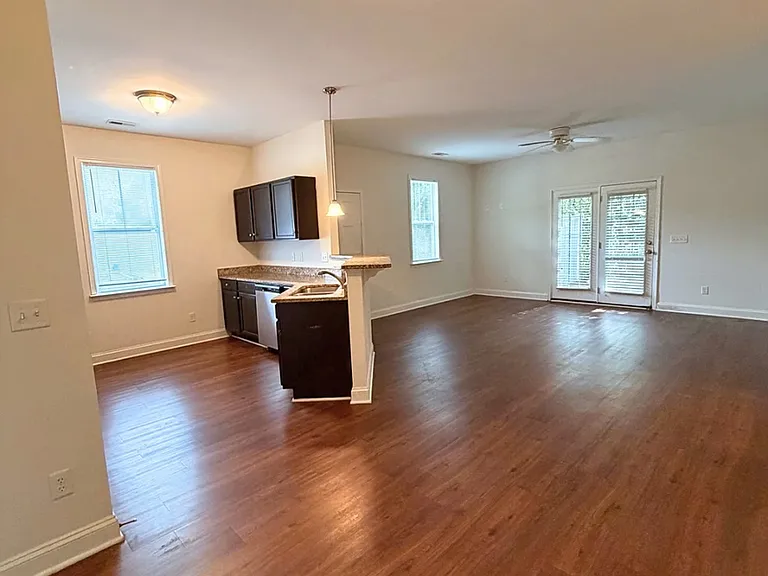 4908 Maple Ave — Photo 5