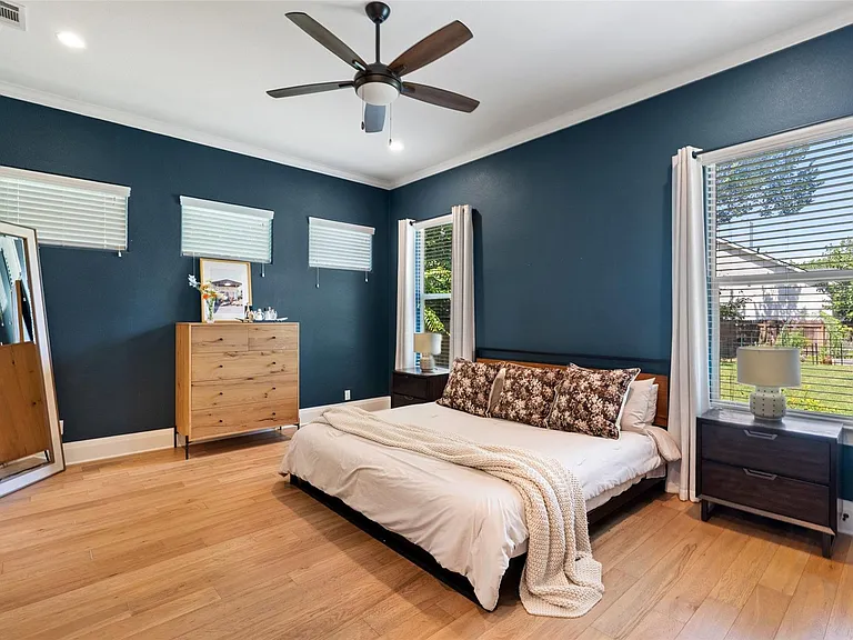 1410 Hart St — Photo 25