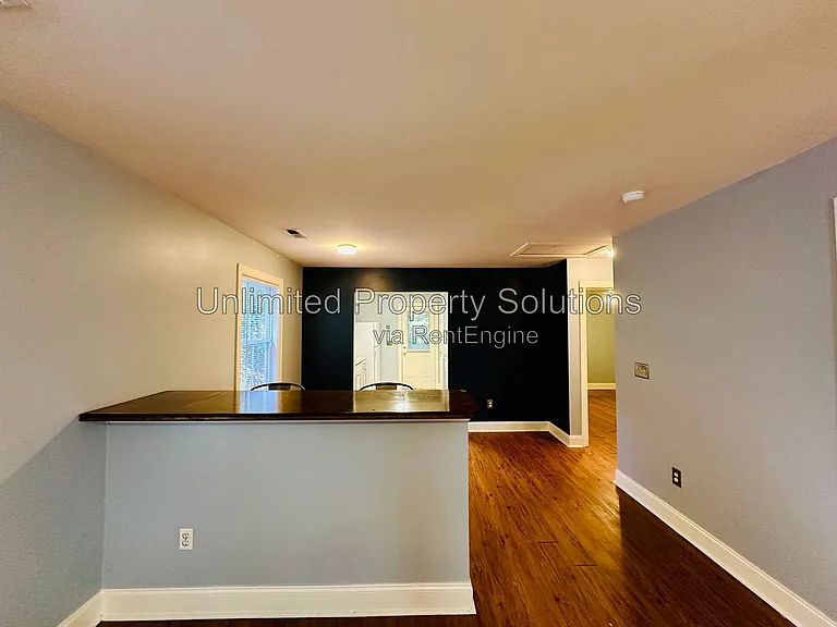 408 S 7th St — Photo 6