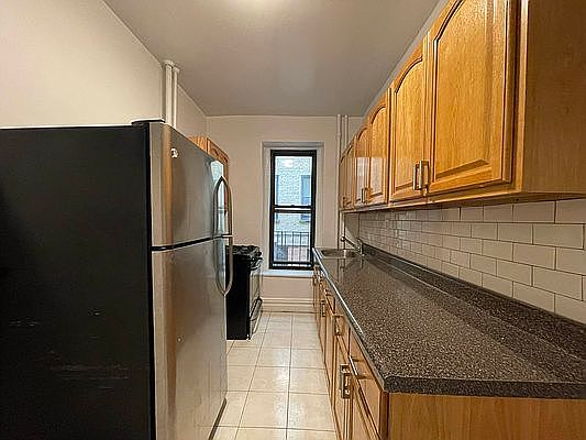 1st image of 2907 31st Ave APT 1E