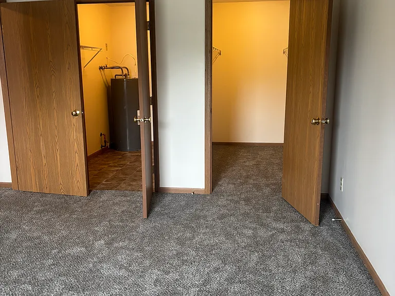 Cedar Cliff Apartments — Photo 8