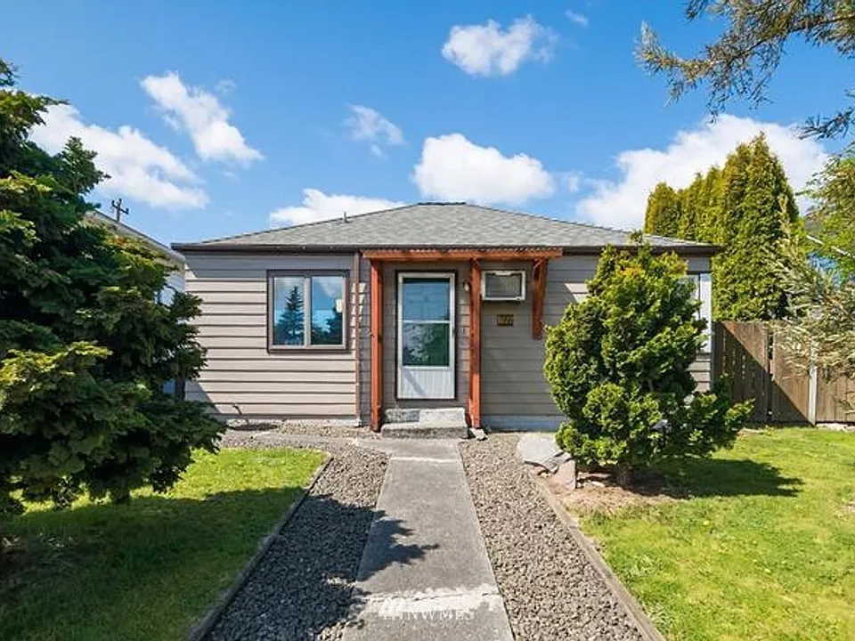 9227 18th Ave SW
